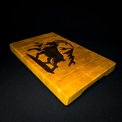 Stirnholz-Küchenbrett mit Steinbock-Einlage