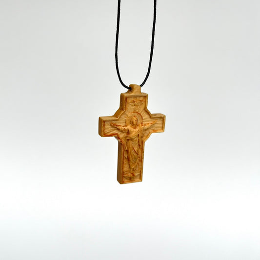 Geschnitztes Holzkreuz (Halskette)