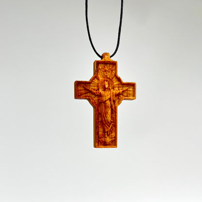 Halskette mit geschnitztem Holzkreuz